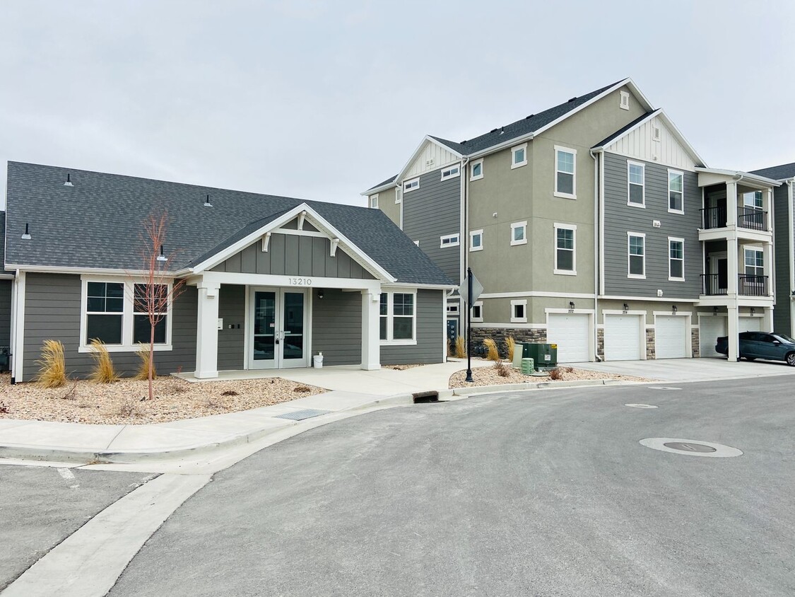Beautiful Condo at Herriman Town Center! - Beautiful Condo at Herriman Town Center!