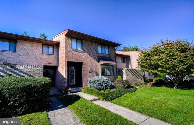 Photo - 305 Five Farms Ln Townhome