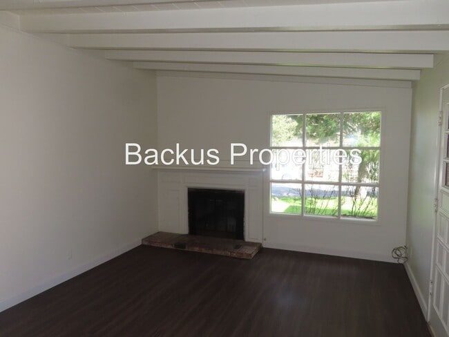 240 Walnut St
