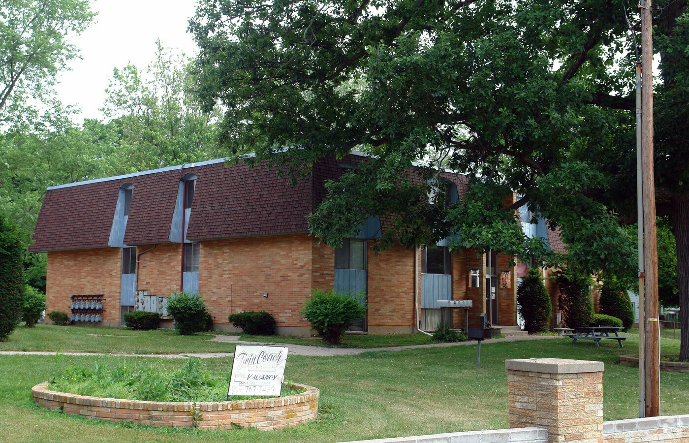 Twin Coach Apartments - Twin Coach Apartments