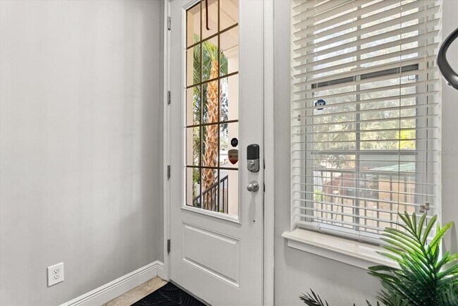 Photo - 520 Lanark Ct