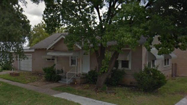 2 Bed, 1 Bath. Very nice home - 725 S Monroe St House