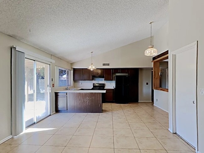 Photo - 3140 W Danbury Dr