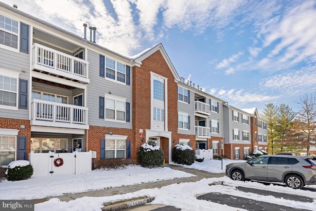 Photo - 521 Constellation Square SE Unit J