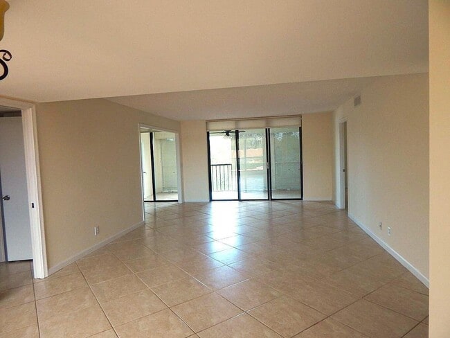 Photo - 5250 Woodland Lakes Dr