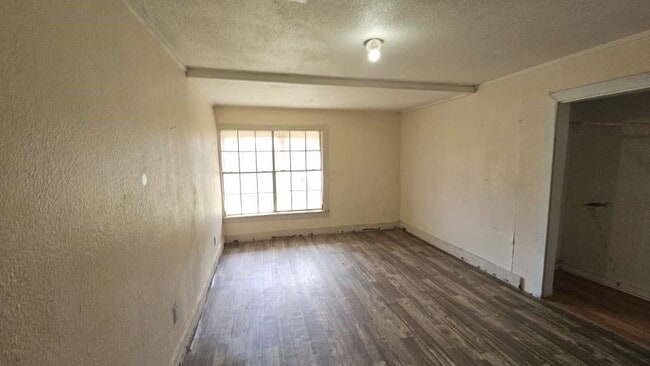 Photo - 6502 W Montgomery Rd