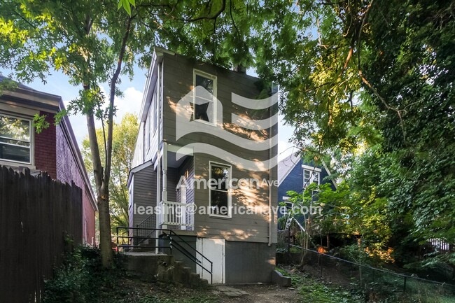 Photo - 106 E 24th St