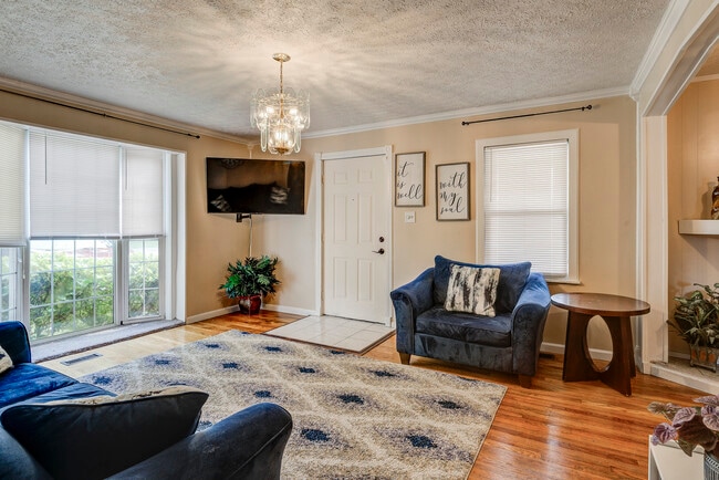 Photo - 2027 Katelyn Dr