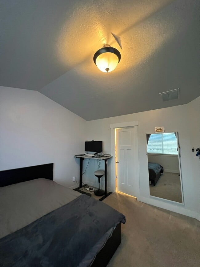 Photo - 192 W Silver Springs Dr