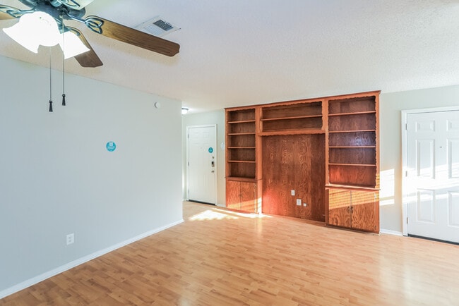 Photo - 2614 Chevy Chase Dr