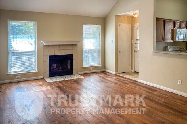 Photo - 2407 Armadillo Dr