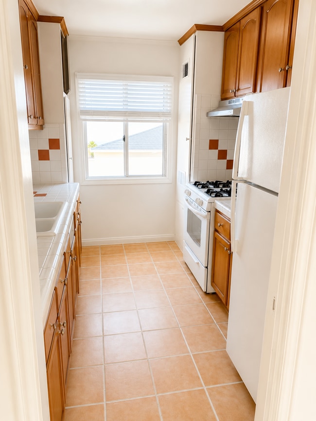 Photo - 1740 N Kingsley Dr Unidad 18