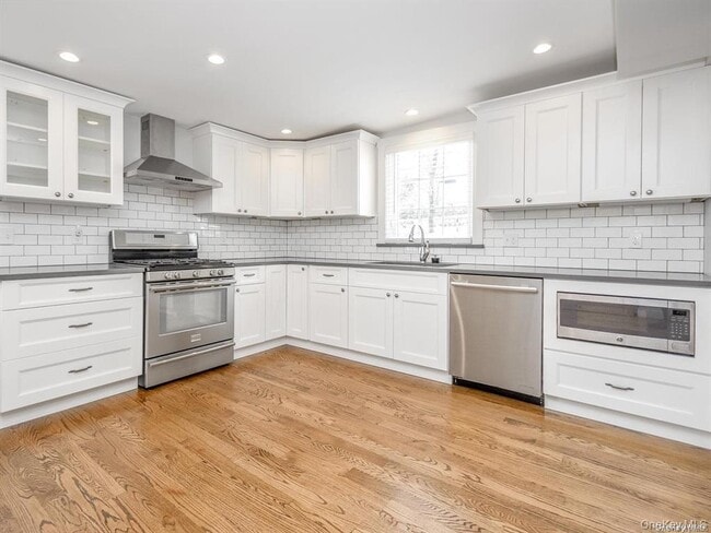 Photo - 125 W 15th Ave