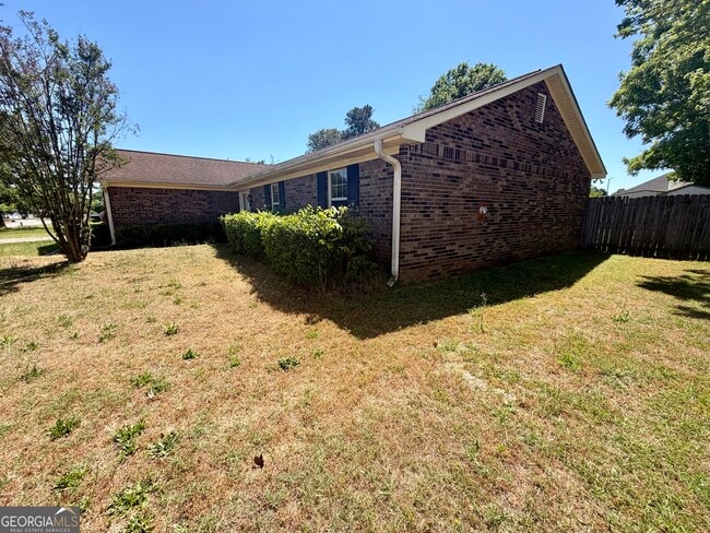 Photo - 131 Foxwood Cir