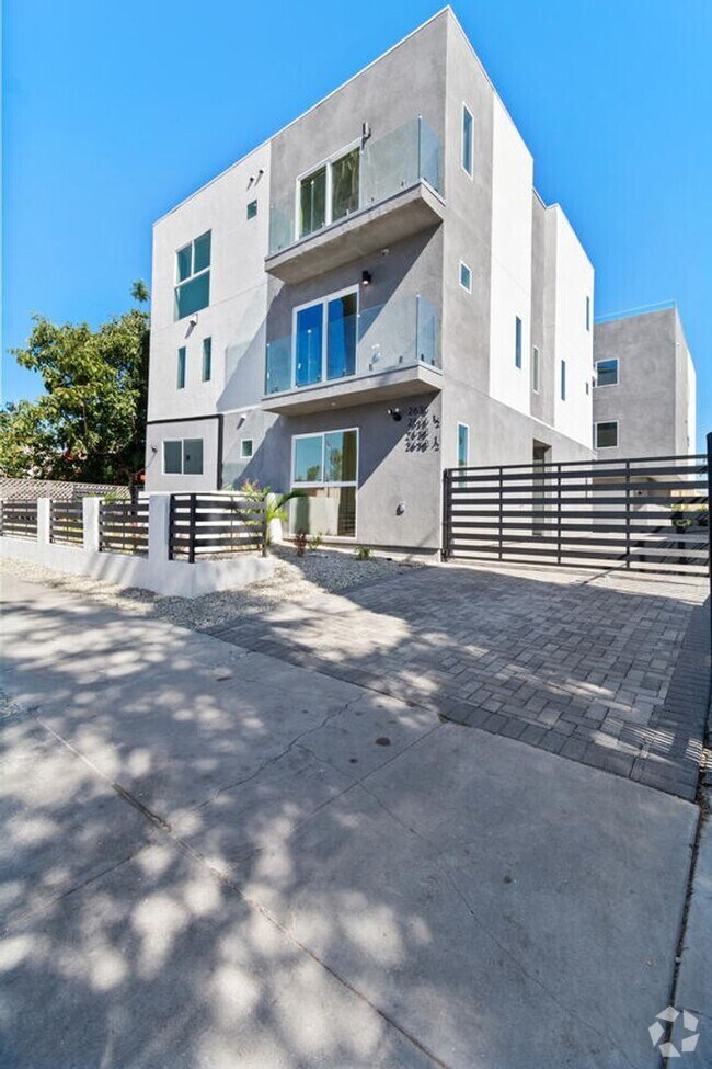 Building Photo - 2636 Virginia Rd Unit 2638 Rental