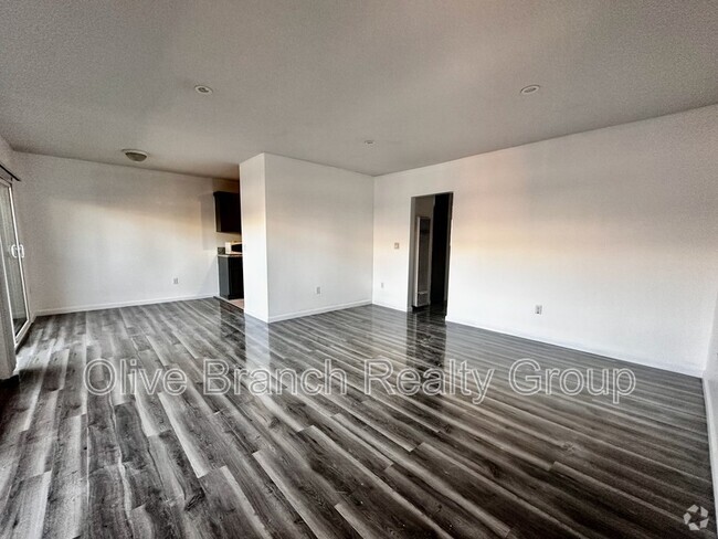 Building Photo - 7546 Norton Ave Unit 7 Rental
