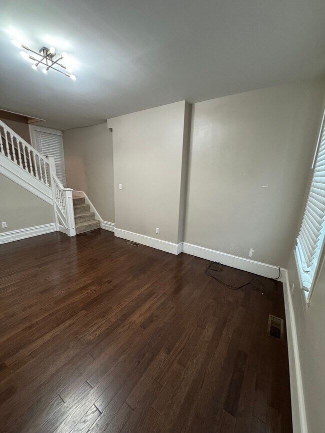 Photo - 554 Walnut St