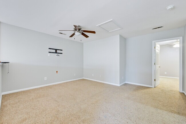Photo - 8849 Jenny Lind St