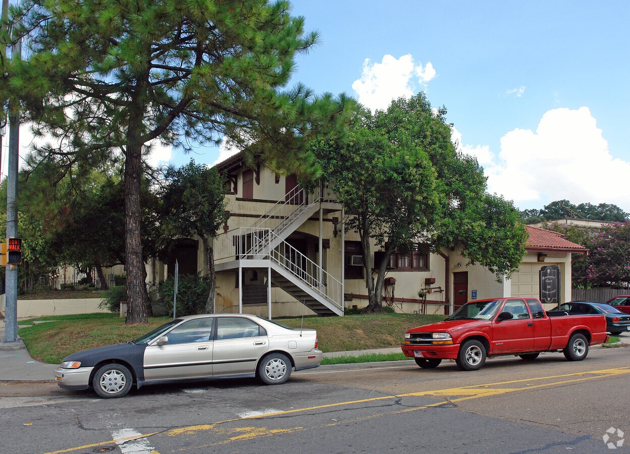 Photo - 855 St Ferdinand St Apartments