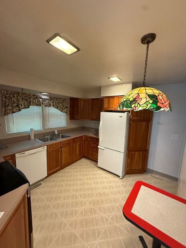 Photo - 3 bed 2 bath house for rent
