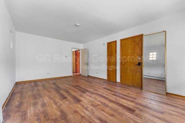 Photo - 2517 N Laramie Ave Unit 2