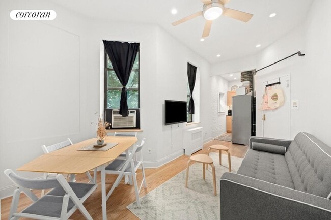 Building Photo - 283 E 4th St Rental
