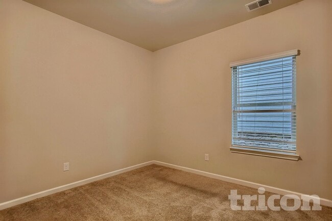 Photo - 169 Magnaview Dr