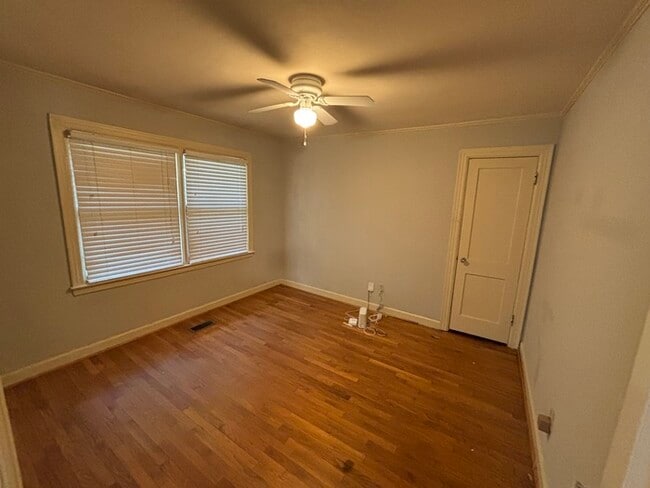 Photo - Updated 3 bedroom 1 bathroom Home in Kingw...