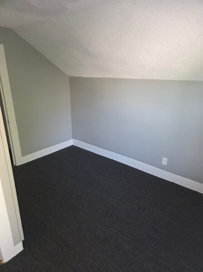 Bedroom #1 - 11 Hammond St Unit Hammond Street