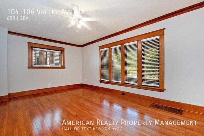 Photo - 104-106 Valley Ave SW-