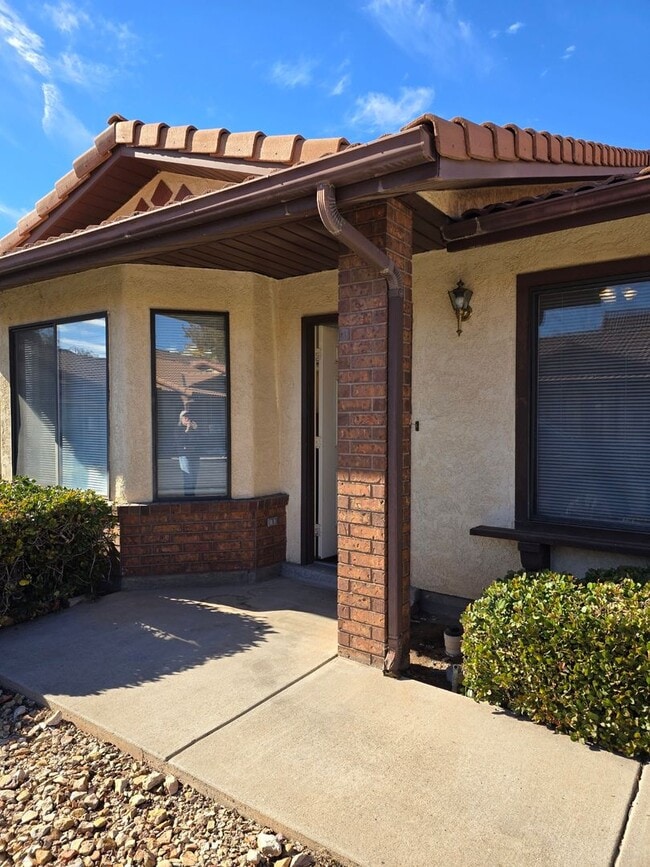 Photo - 2 bed 2 bath Duplex!