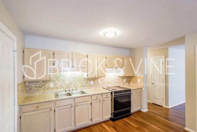 Photo - 2818 Avenue G
