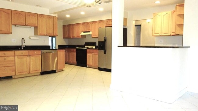 Photo - 9804 Broad St