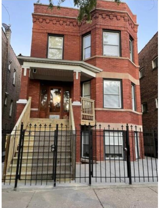 Building Photo - 1721 N Harding Ave Unit 2 Rental