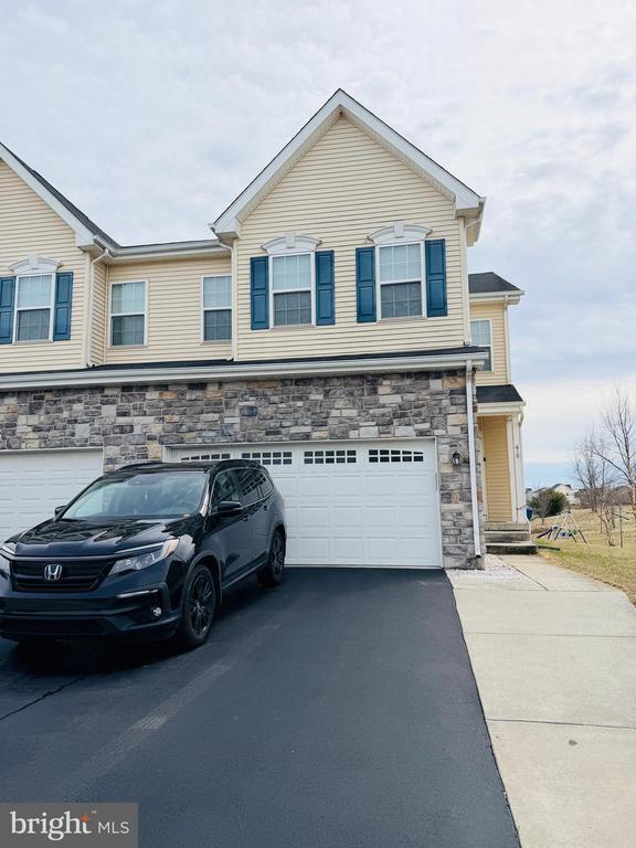 Photo - 610 Irish Ct