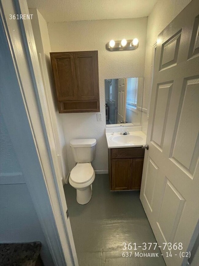 Photo - 637 Mohawk St Unit (C2)