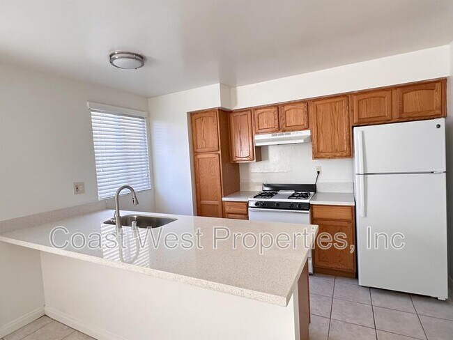 Photo - 965 Laguna Dr