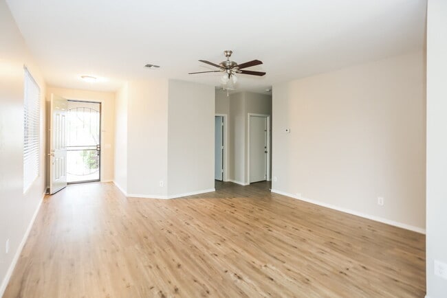 Photo - 3139 W Pollack St