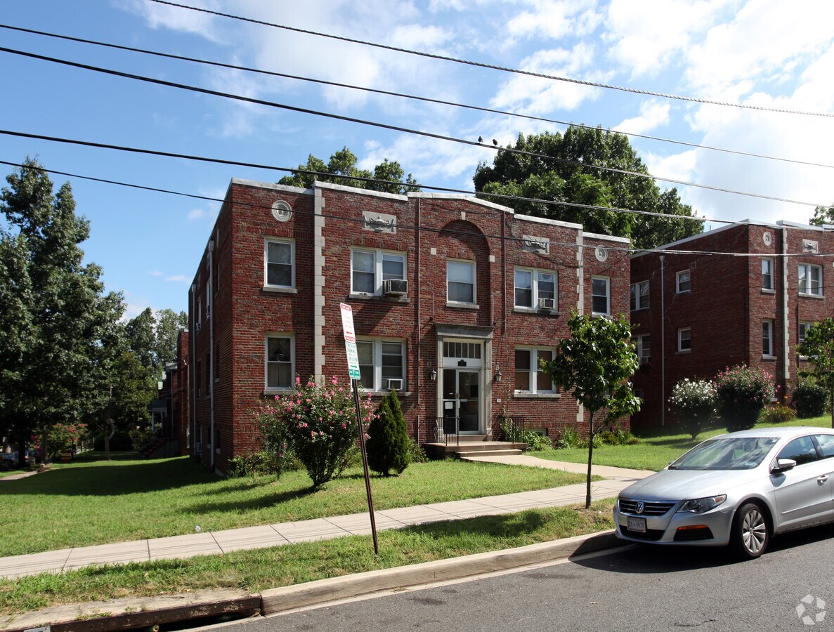 Photo - 2800 O St SE Apartments