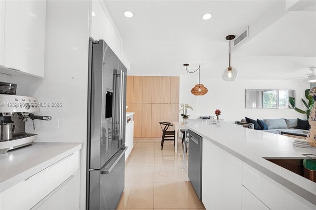 Photo - 1605 Bay Rd Unidad 201