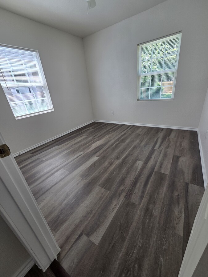 Photo - 761 Mac Arthur Ave