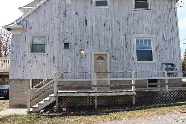Building Photo - 143 W Genesee St Rental