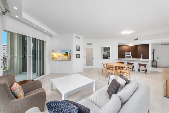 Photo - 715 Crandon Blvd Unit 305