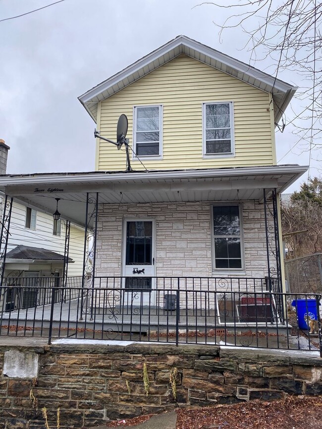 Building Photo - 318 13th Ave Unit 318 13th Ave