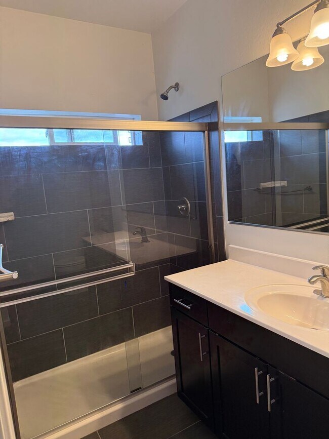 Photo - Pinegrove Unit 200