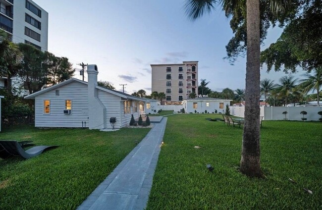 Photo - 2317 N Ocean Blvd Unidad 2319