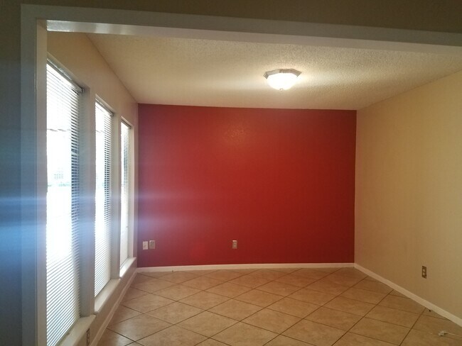 Photo - 3/2 Southside Home-Behind Athletic Club