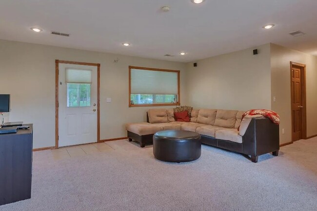 Photo - 1119 Cherrywood Ct