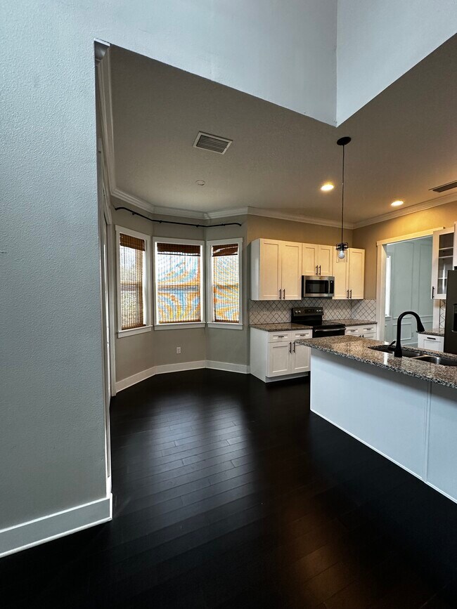 Photo - 201 W Hiawatha St