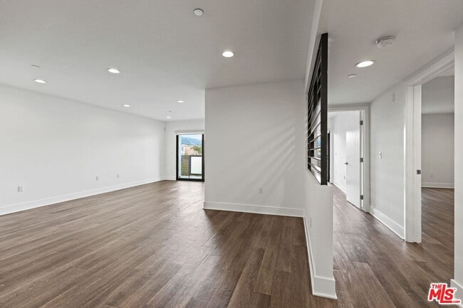 Photo - 748 Wilcox Ave Unit 205
